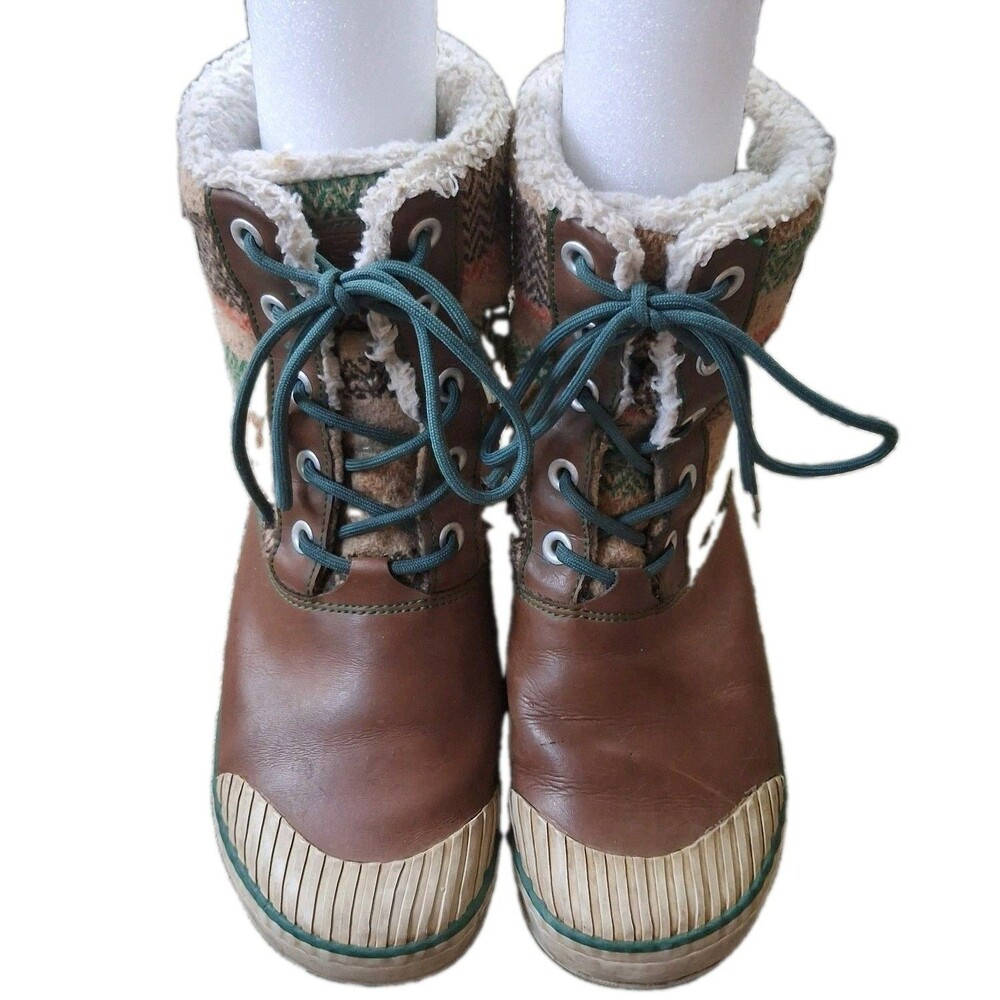 KEEN Greta Waterproof Winter Boots Womens 8.5 Brown Leather Chevron Flaws